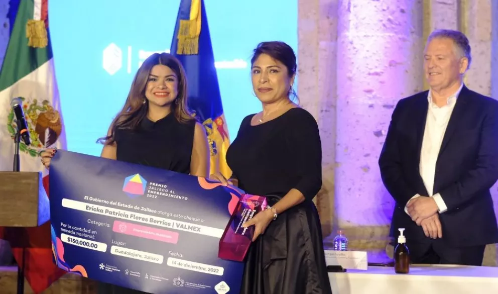 Gobierno de Jalisco reconoce a la comuniad emprendedora con el Premio Jalisco al Emprendimiento 2022.