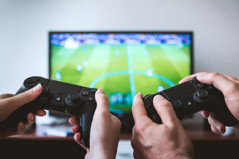 Manual para orientar sobre uso de videojuegos para niños y niñas. Foto: JESHOOTS.COM