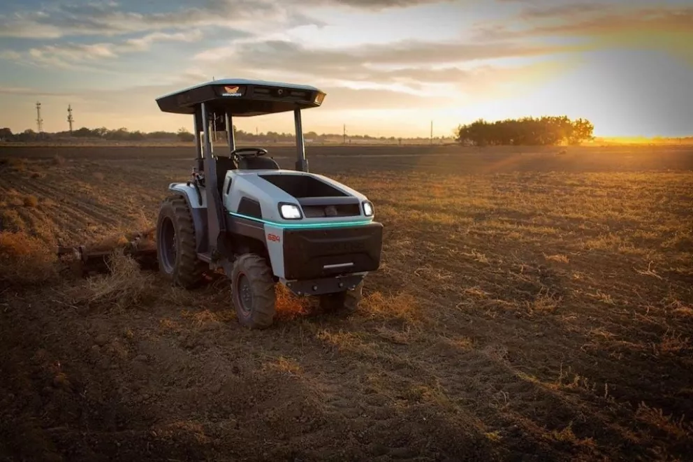 MK-V, un tractor eléctrico inteligente y conductor opcional.