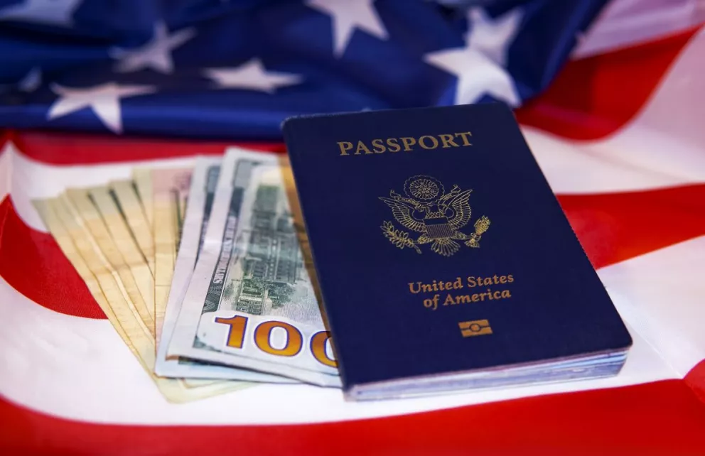 ¿Cuánto dinero se debe tener en la cuenta bancaria al momento de solicitar la Visa de Estados Unidos?