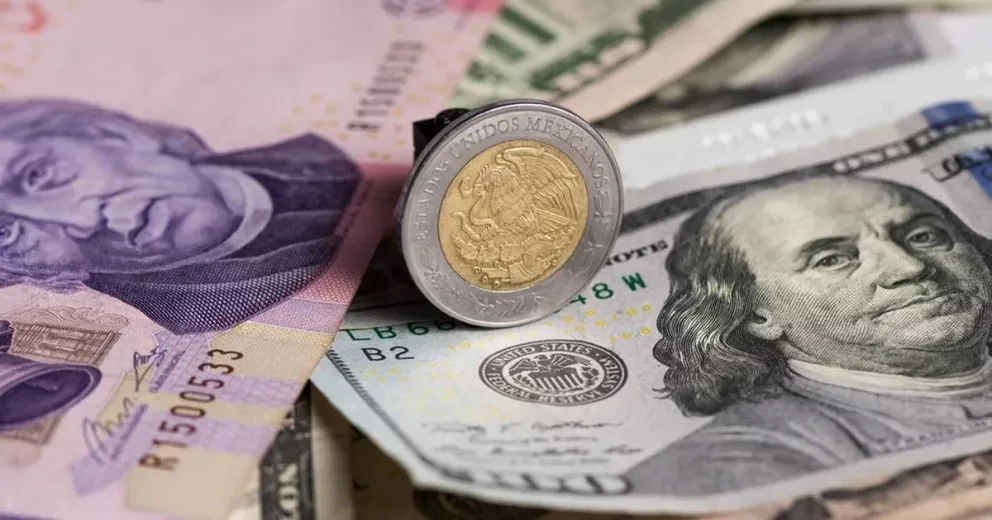 Dólar hoy: Peso mexicano sigue fortaleciéndose mientras la moneda americana cae en su apertura