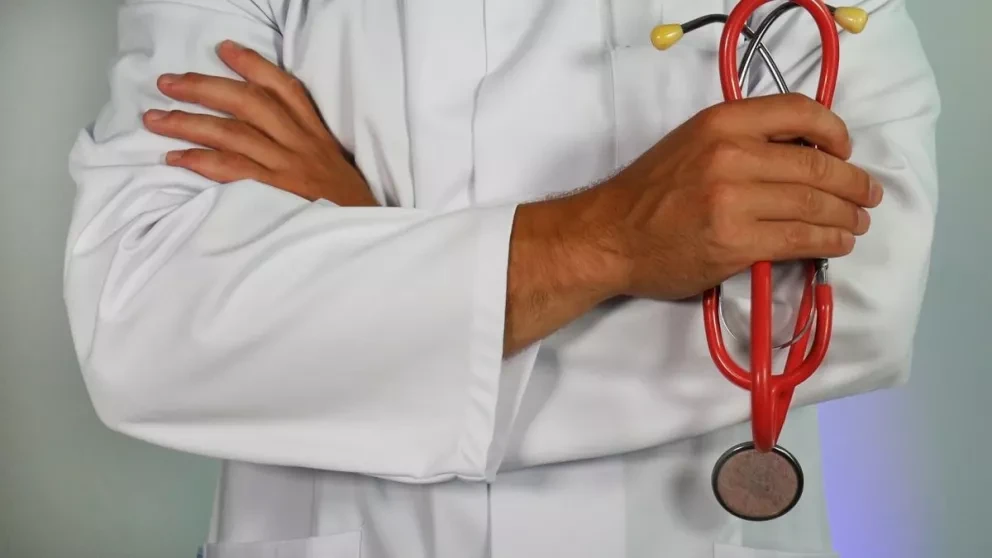 ¿Eres médico jubilado del IMSS IMSS Bienestar te está buscando para ofrecerte trabajo. Foto.
