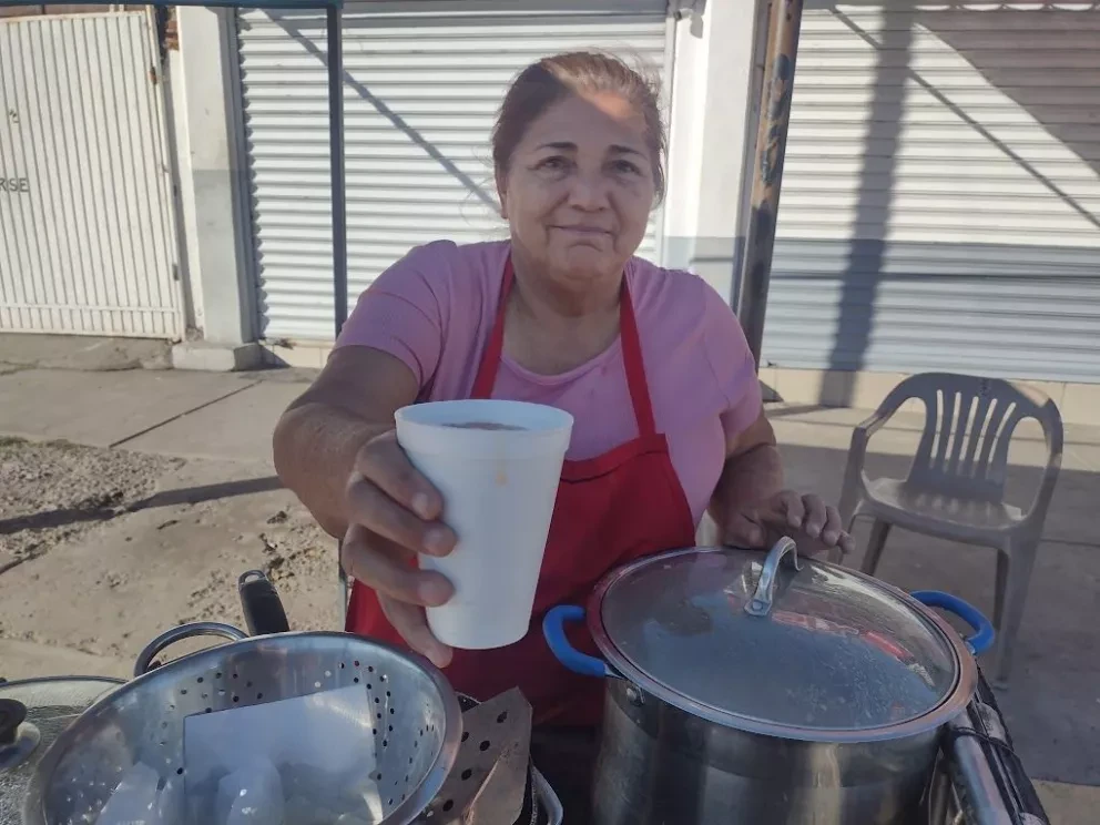 Con sus atoles, Carmen brinda exquisitos días en Barrancos