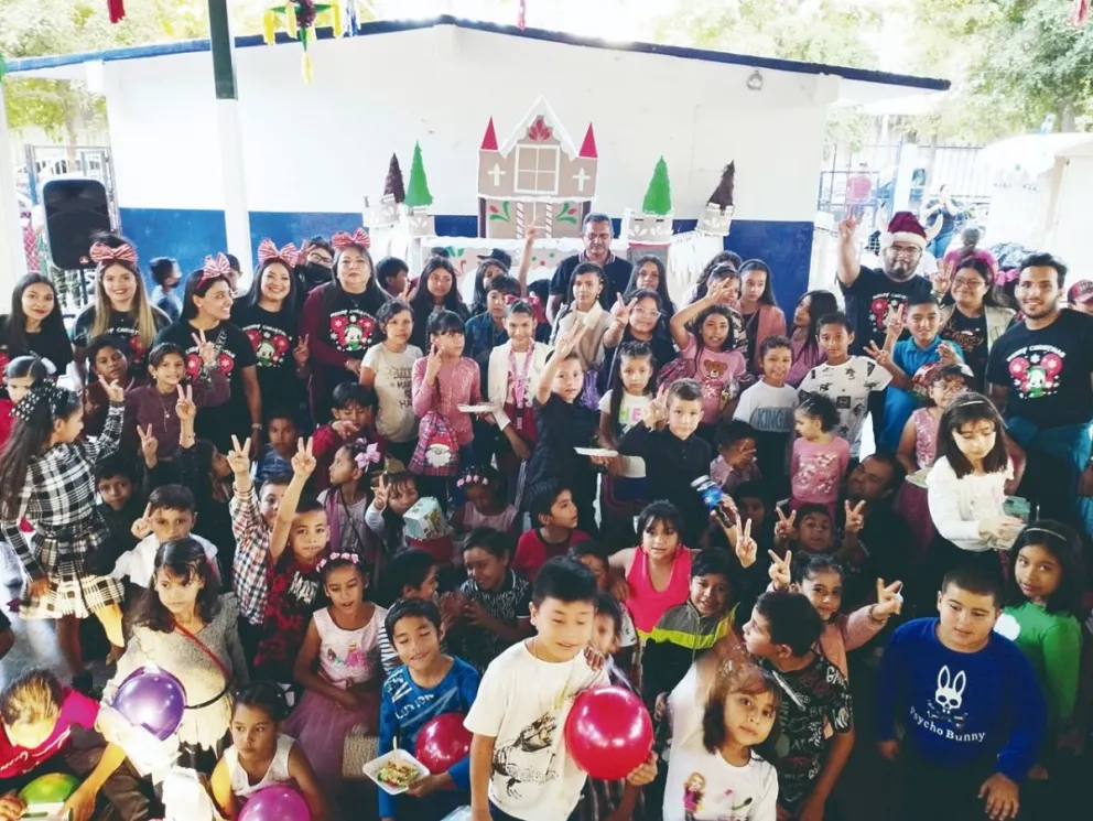 Una celebración inolvidable disfrutaron los niños y niñas de la escuela primaria Esteban Flores, que se localiza en el fraccionamiento Laureles Pinos. Fotos: Juan Madrigal