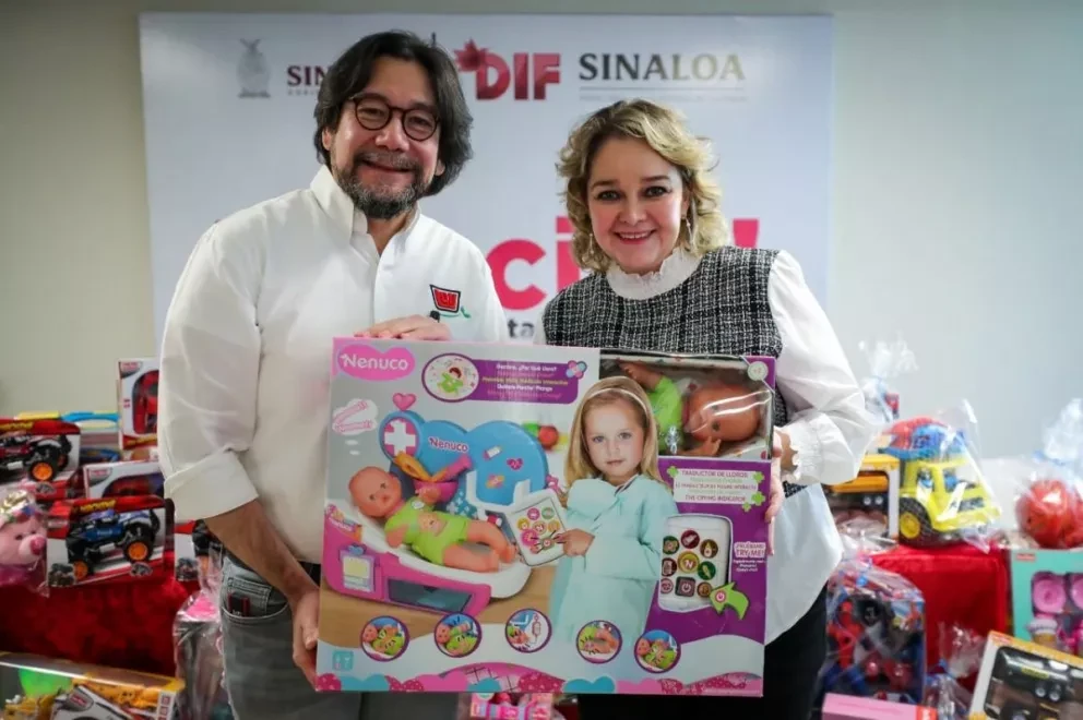 Casa Ley dona 1,500 juguetes a DIF Sinaloa para que sean entregados a niñas y niños sinaloenses.