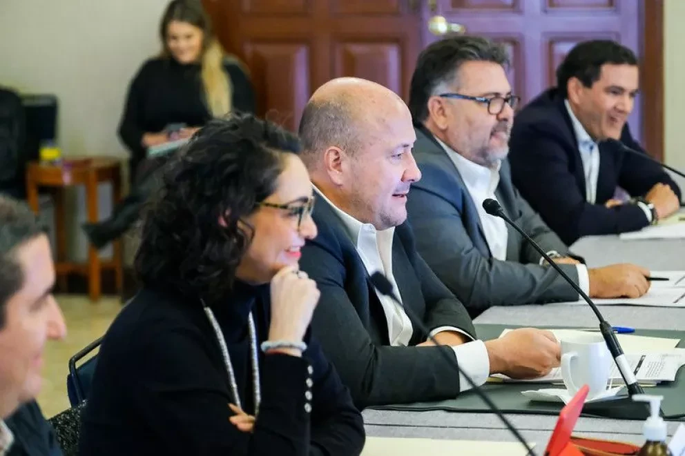 Gobierno de Jalisco anuncia inversión histórica para mejorar primarias, preparatorias y universidades.