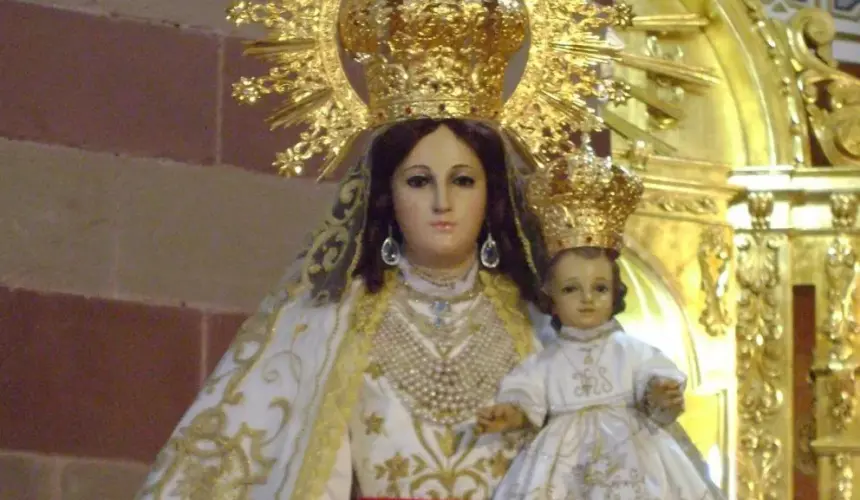 Qué protege la Virgen de la Candelaria.