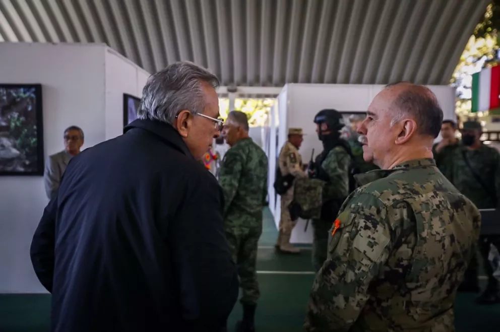 En Tepic Nayarit, el gobernador de Sinaloa se reúne con gobernadores del Mar de Cortés.
