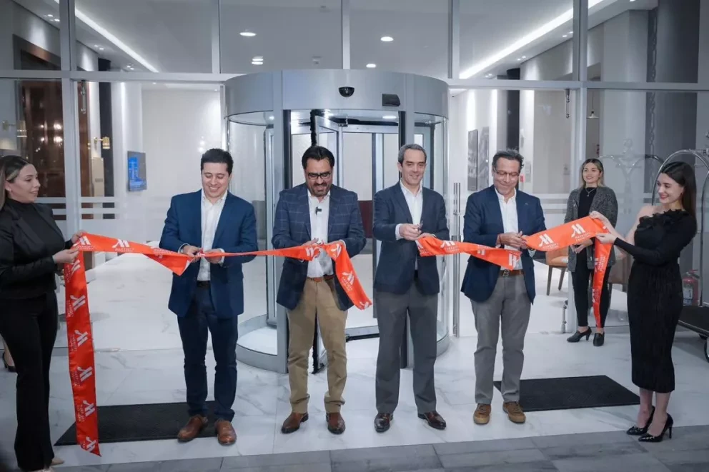 Juan De Dios Gámez Mendívil estuvo en la inauguración del Hotel Marriot. Fotos: Juan De Dios Gámez Mendívi