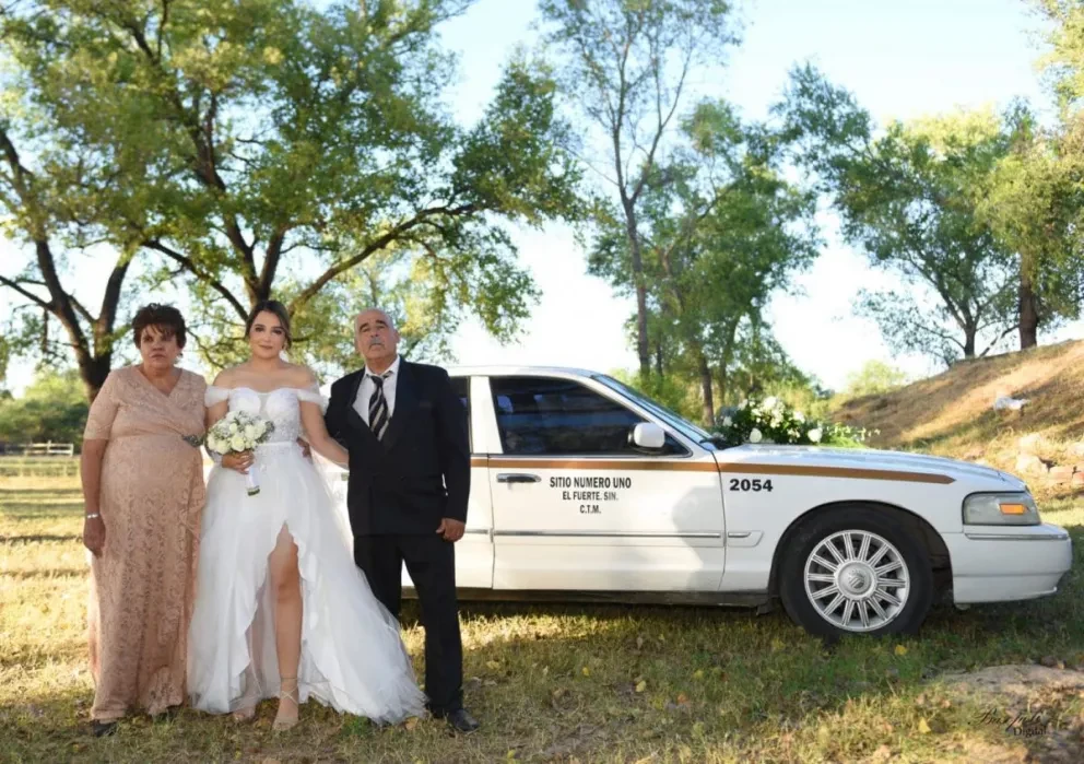 Taxista cumple el sueño de su hija de llevarla al altar a bordo de su taxi en El Fuerte, Sinaloa