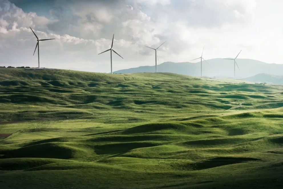 Sistemas de almacenamientos de energías limpias y renovables que pueden ser utilizadas cuando no hay sol o viento. Foto: Appolinary Kalashnikova