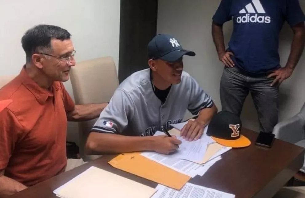 Desde El Rosario, Sinaloa, para el Mundo: Jorge Luna es seleccionado para jugar con los Yankees de Nueva York