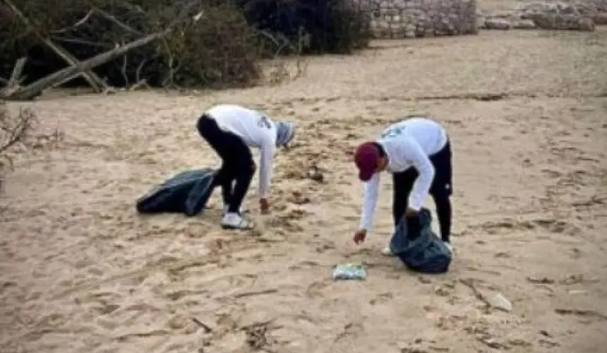 Le dan una chaineada a las playas de Mazatlán para que luzca hermoso durante el Carnaval.