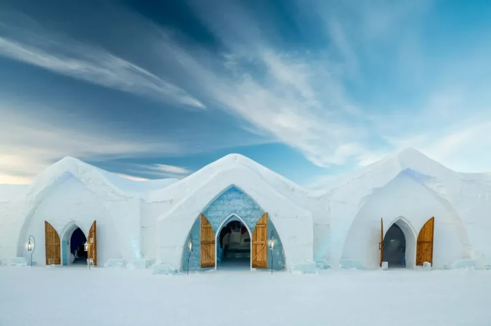 Habré sus puertas el primer Hotel de Hielo en Norteamérica y así es su interior. Foto: Hôtel de Glace