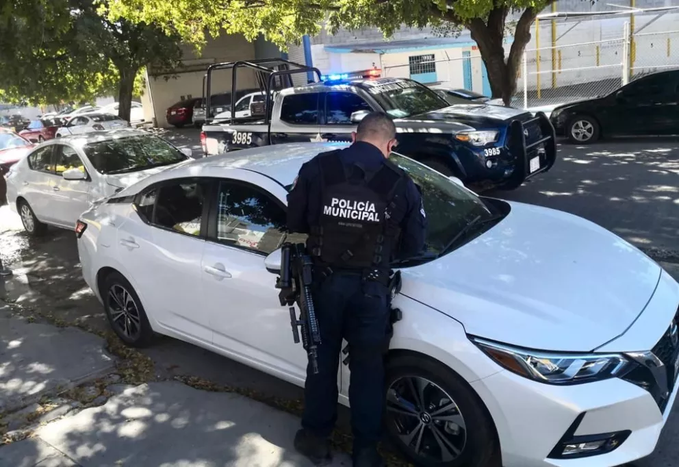 En Culiacán recuperan 83 vehículos que había sido robados.