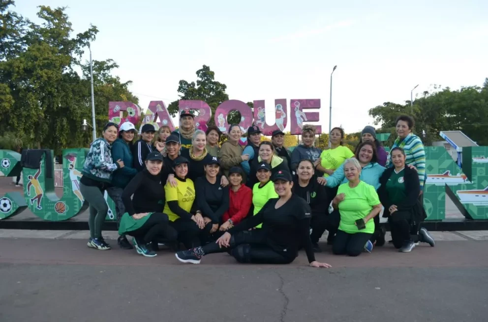 Expertos señalan que el baile es una actividad física muy beneficiosa para la salud. ¡Todos a bailar y hacer ejercicio! Fotos: Juan Madrigal