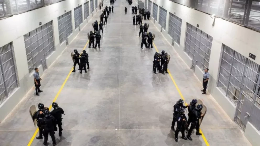Megacárcel que Bukele inauguró en El Salvador.
