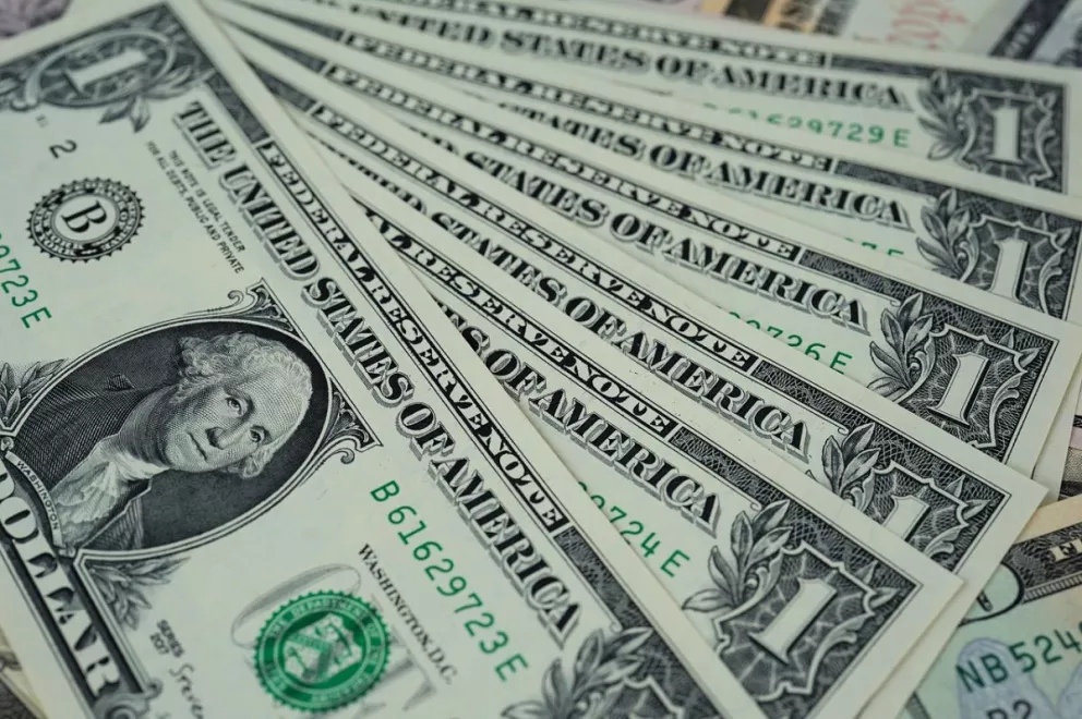 Dólar hoy: Dólar se deprecia fuertemente tras declaraciones de la FED contra la inflación