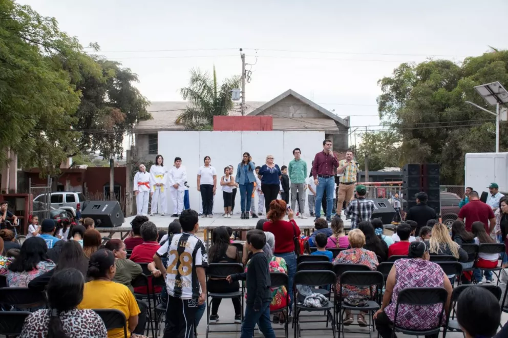 Arman pachanga en la colonia 5 de febrero en Culiacán, Sinaloa, por su aniversario 