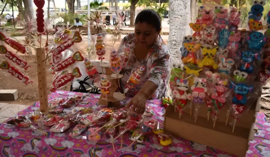 50 mujeres culichis y emprendedoras están ofreciendo sus productos en la Expo Tejiendo Sueños