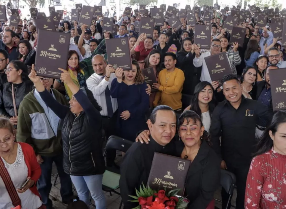 Se casaron 989 parejas en Nezahualcoyotl, en el Estado de México.