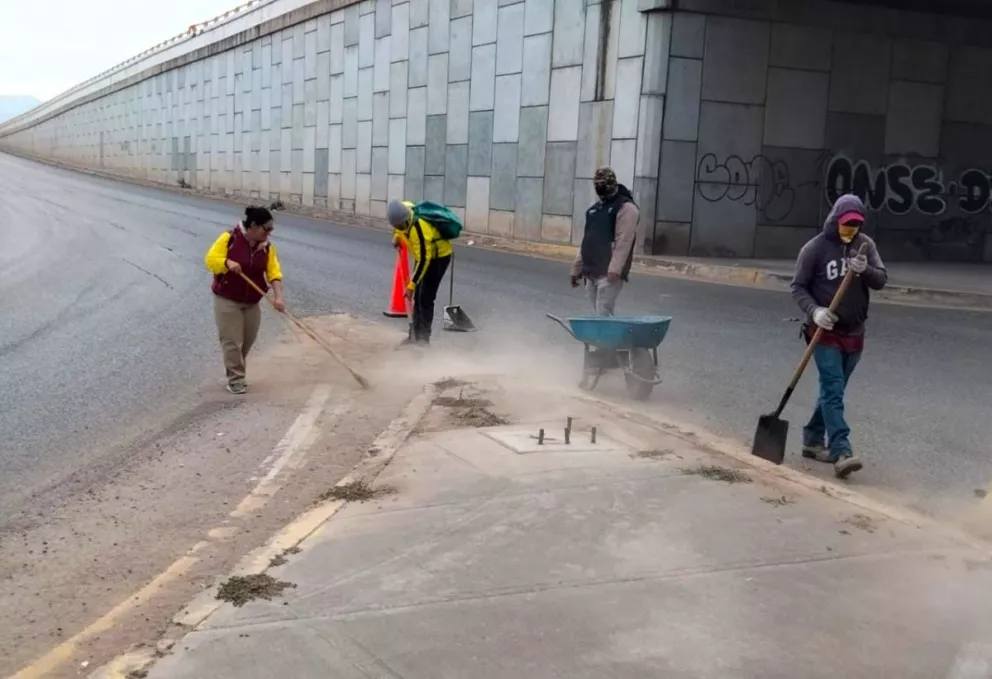 Realizan jornada de limpieza en camellones de bulevares y avenidas de Culiacán, Sinaloa 