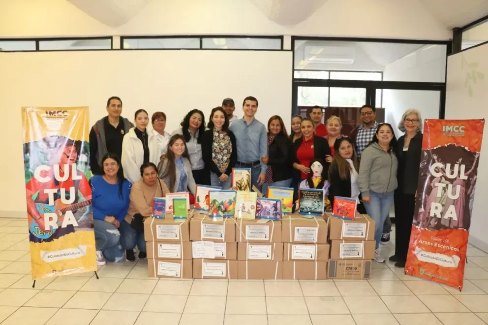 Entregan 7830 nuevos libros para las 15 bibliotecas públicas municipales de Culiacán, Sinaloa