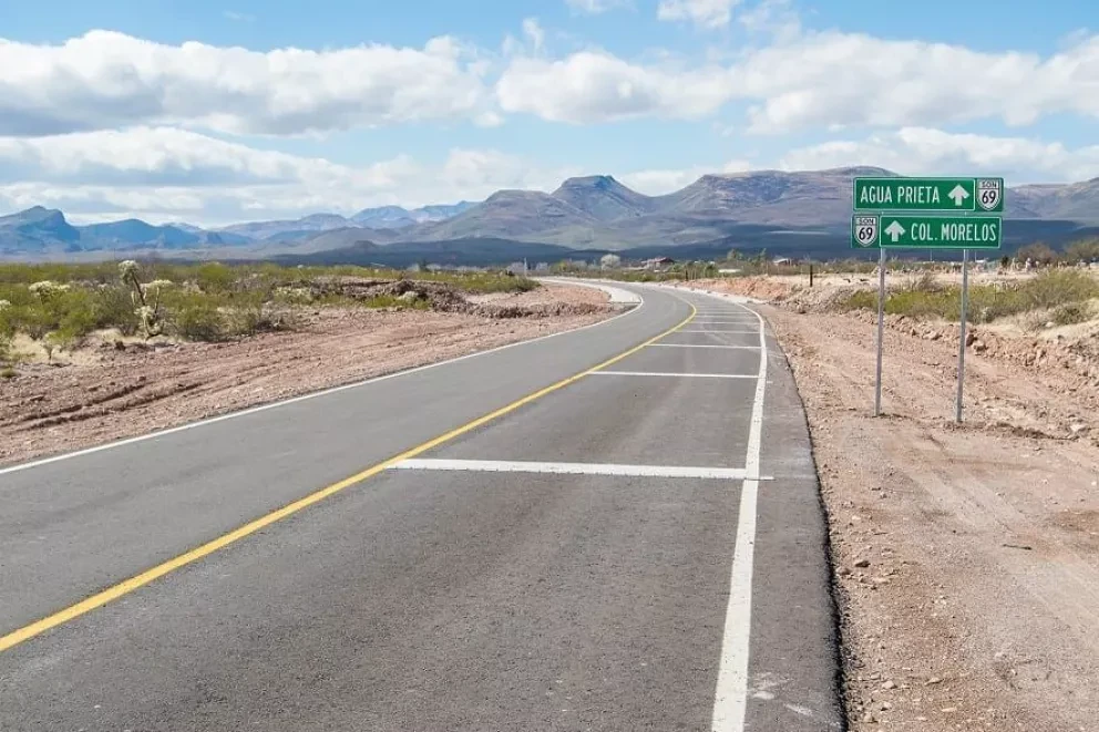El secretario Jorge Nuño Lara afirmó que esta obra es hoy una realidad, que comunicará de manera más rápida a los municipios de Agua Prieta, Bavispe y la Sierra Alta de Sonora