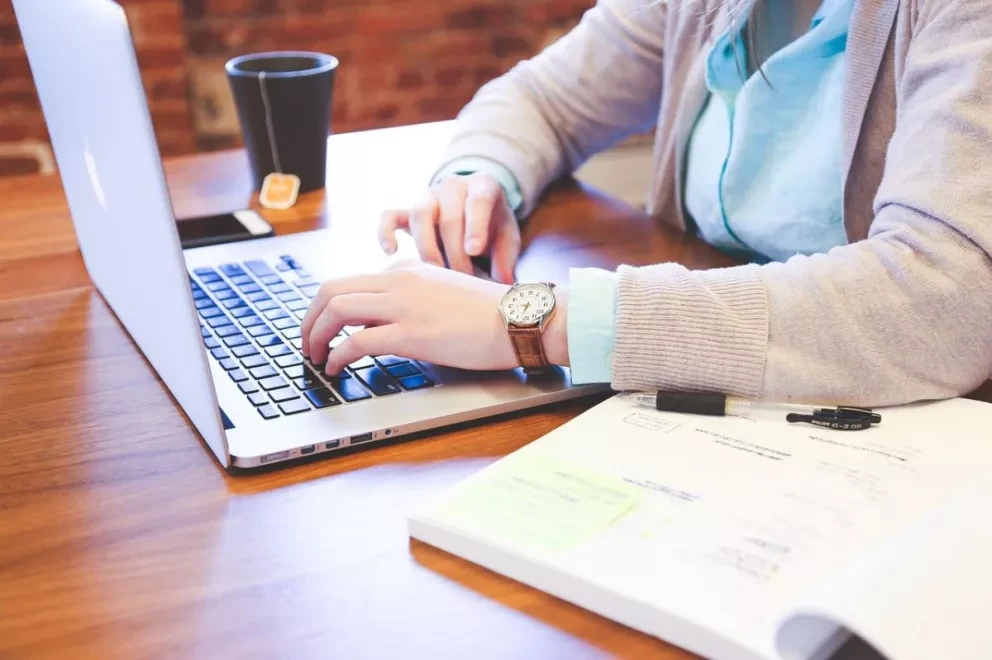 ¿Qué hacer si me ascienden pero no me suben el sueldo en mi trabajo? Te decimos qué hacer para que se resuelva tu salario