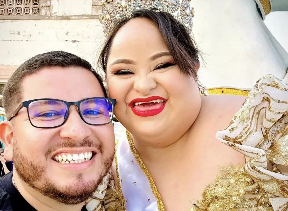 Hermano le cumple sueño a su hermana de ser reina del Carnaval de Mazatlán