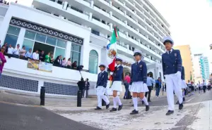 En Mazatán desfilan 60 escoltas de escuelas primarias por el Día de la Bandera