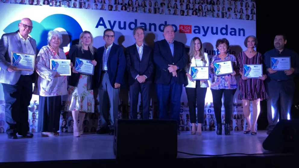 JAP celebra sus 20 años reconociendo a 21 instituciones privadas de Sinaloa