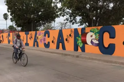 Inauguran mural comunitario pintado por estudiantes de secundaria de Culiacancito, en Culiacán, Sinaloa