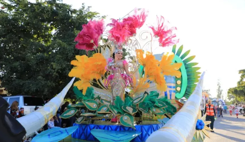 Miles de personas de todas las edades disfrutaron del primer desfile del Carnaval Mocorito 2023