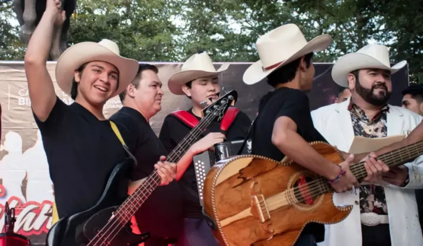 El grupo Las Sombras de Culiacán, pasan a la gran final, y se enfrentarán a las categorías de: campirano, sierreño, solista y norteño.