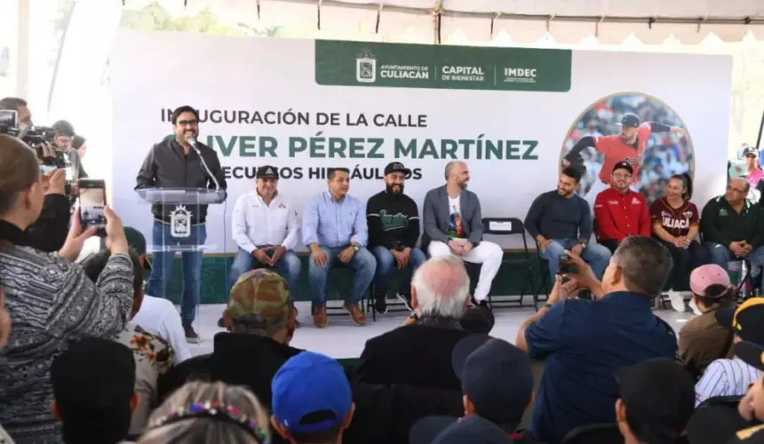 La buena noticia la dio el presidente municipal durante el emotivo homenaje que se le realizó al ex beisbolista Oliver Pérez Martínez.