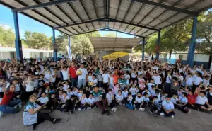 Diversión deportiva en la primaria, Dionisio Saldaña, en la colonia Toledo Corro en Culiacán