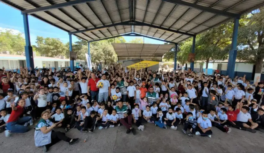 Alrededor de 400 niñas y niños, disfrutaron de una diversidad de actividades que organizó el IMDEC