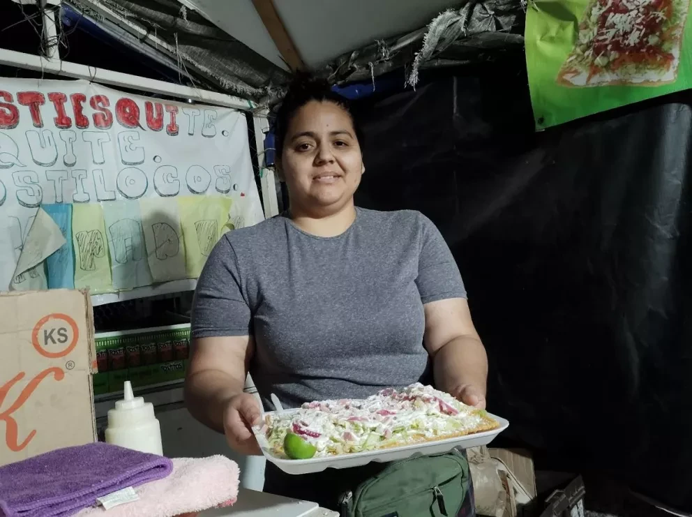 Nancy ofrece un excelente servicio y una delicia de snacks a sus clientes. Fotos Juan Madrigal