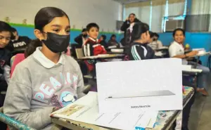 Entregan 111 tabletas a alumnos de la escuela primaria Gral. Ramón F. Iturbe de Culiacán, Sinaloa