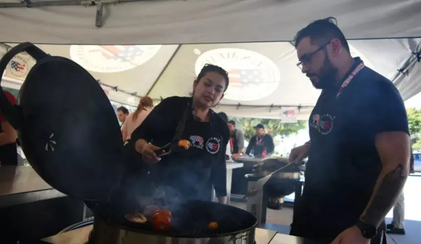 SuKarne reconoce a 120 colaboradores con una gran master class en el camión parrillero de U.S Meat Federation