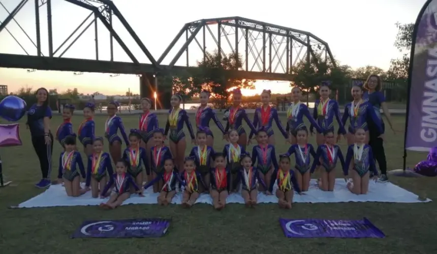 27 niñas gimnastas de Culiacán ganan 115 medallas en Copa Futugym