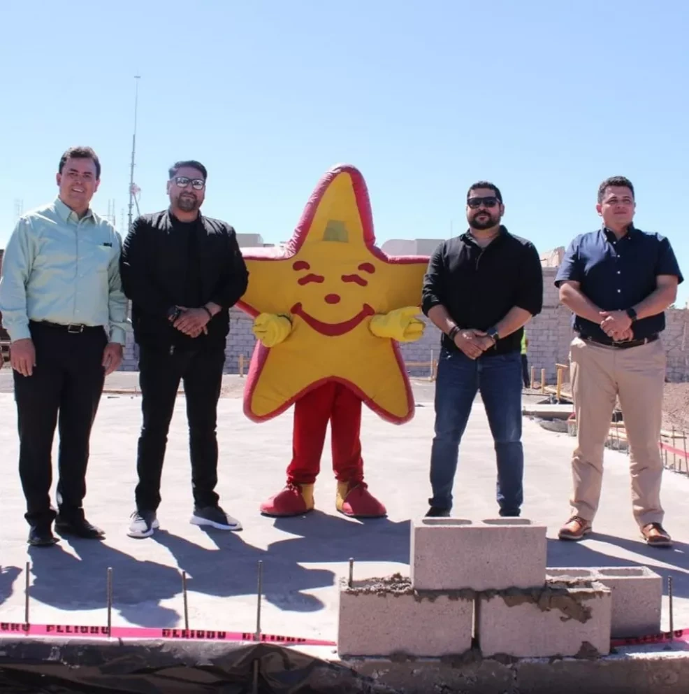 Apertura de Carls Jr en Navojoa, Sonora. Foto: Municipio de Navojoa