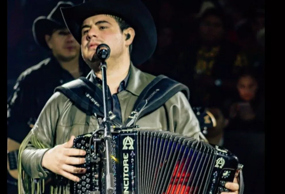 Alfredo Olivas.
