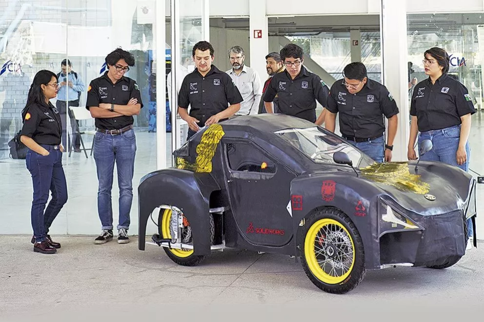 Estudiantes de la UNAM crean el primer vehículo eléctrico y lo llamaron MictlánLópez. Foto: Juan Antonio 
