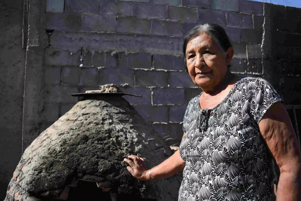 María Villalba Castillo se trajo el pan de la sierra de Choix a Villa Juárez