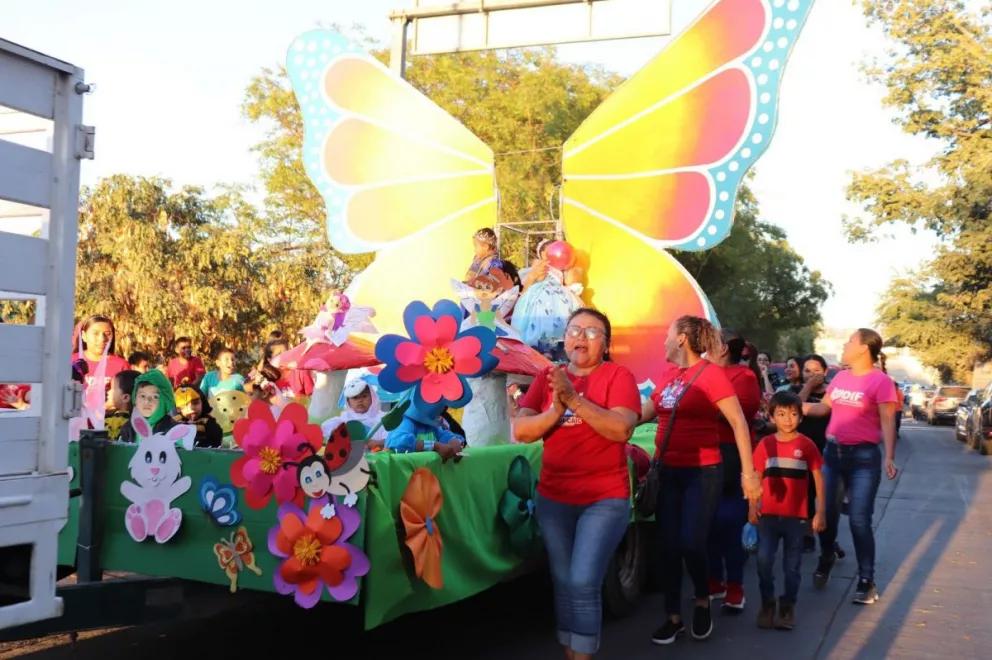 Niños y niñas de las diferentes instituciones de nivel preescolar a participaron en el fantástico desfile de Primavera 2023 en Escuinapa.