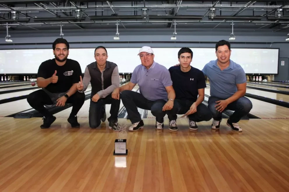 Premian a ganadores del 5to torneo de Boliche por la educación