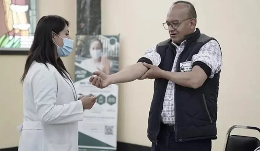 IMSS llama a la población a participar en la donación de sangre de forma altruista y salvar vidas.