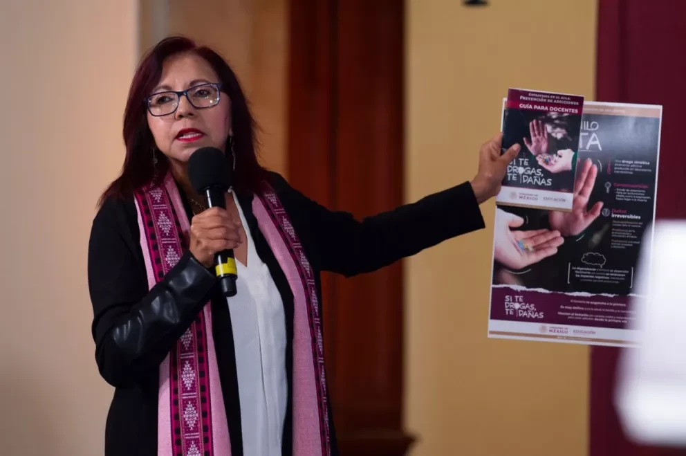SEP presenta una guía para maestros para la prevención de drogas.